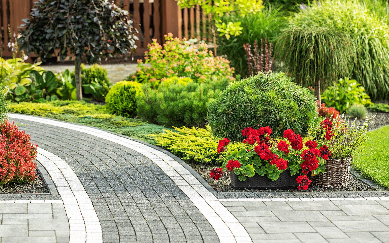 Elegant-Bau-Gartenbau-Landschaftsbau-Kolbermoor-gartenbau-ansicht9